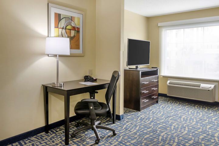 Room 16 of 40