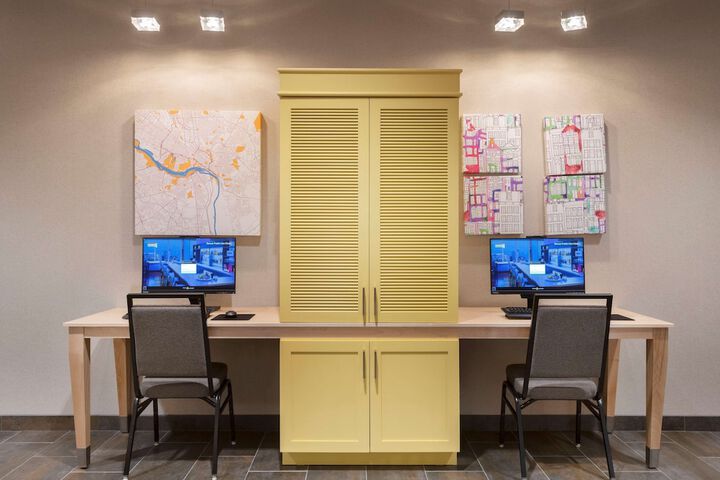 Business Center 34 of 34