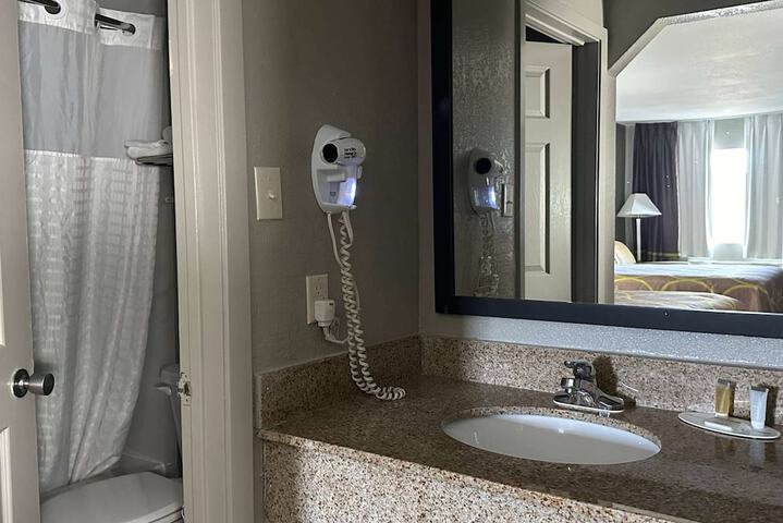 Room 46 of 49