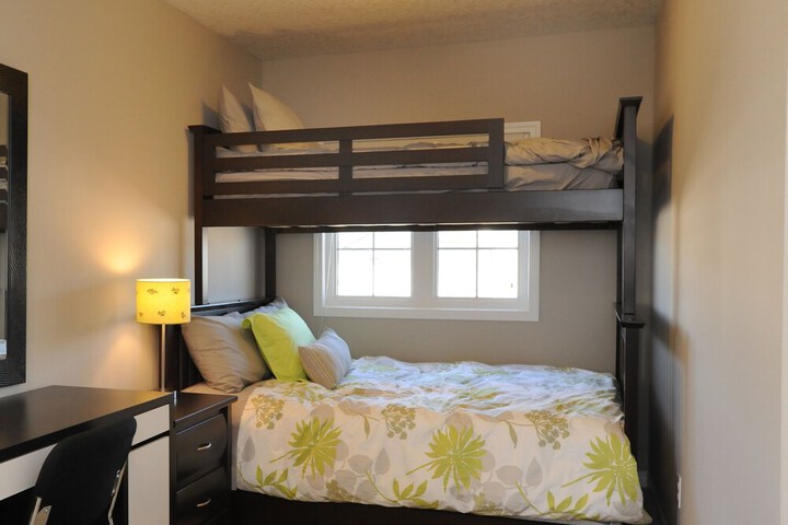 Boardwalk Homes - Executive Guest Rooms & Townhomes