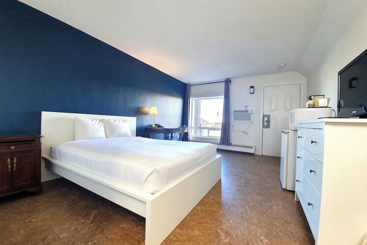 Room 60 of 174