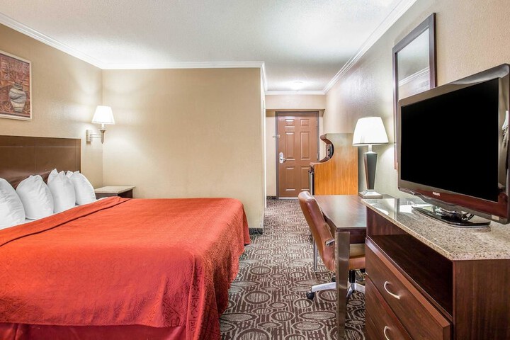 Room 29 of 48