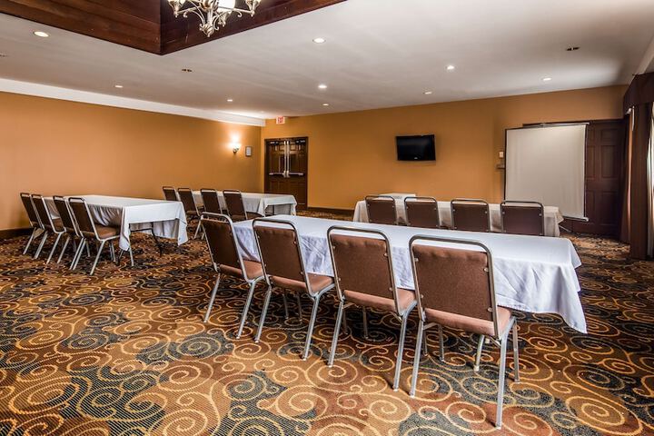 Best Western Plus The Inn & Suites at the Falls