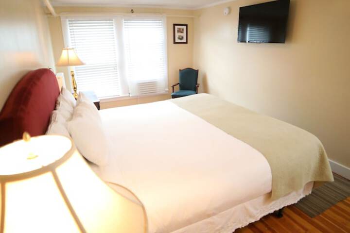 The Kennebunk Inn