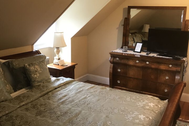 Room 10 of 24