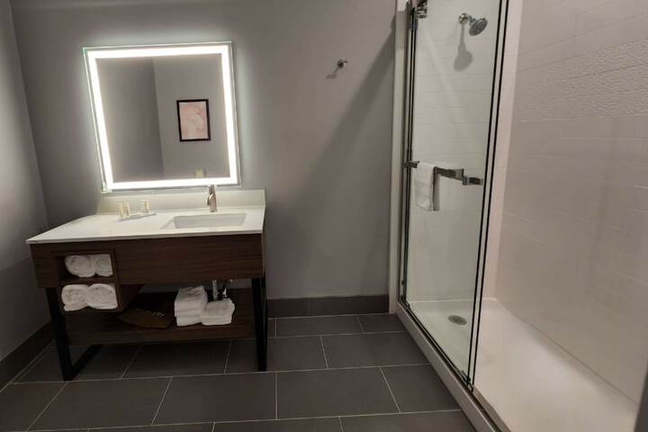 Room 16 of 37