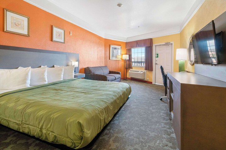 Room 25 of 57