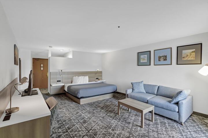 Waterbird Lakeside Inn