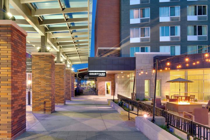 Courtyard by Marriott Lincoln Downtown