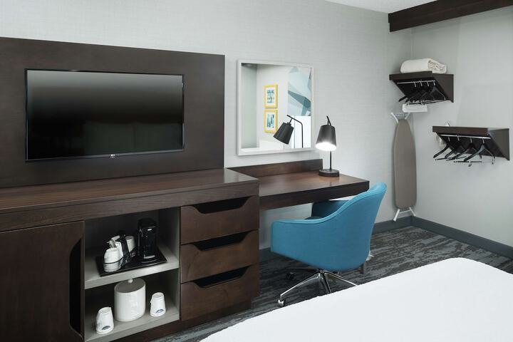 Room 9 of 33