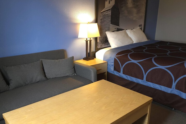 Super 8 by Wyndham Swift Current