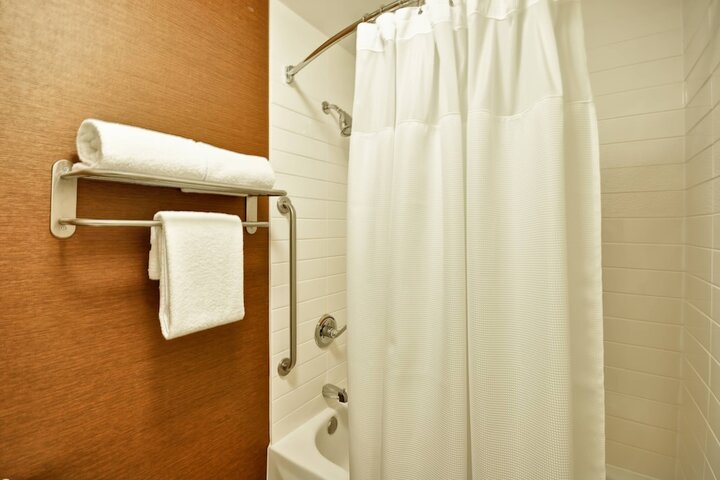 Room 10 of 24