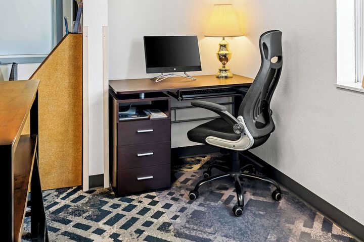 Business Center 38 of 38