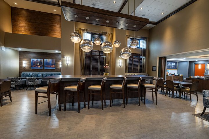 Hampton Inn & Suites Greensboro / Coliseum Area