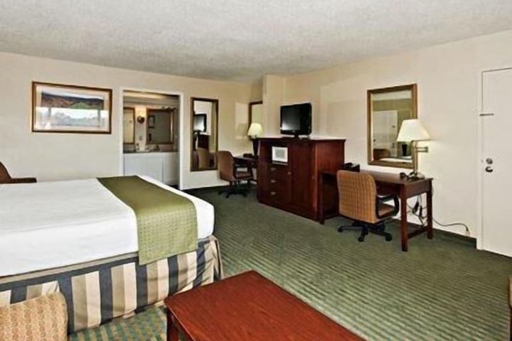 Room 22 of 33