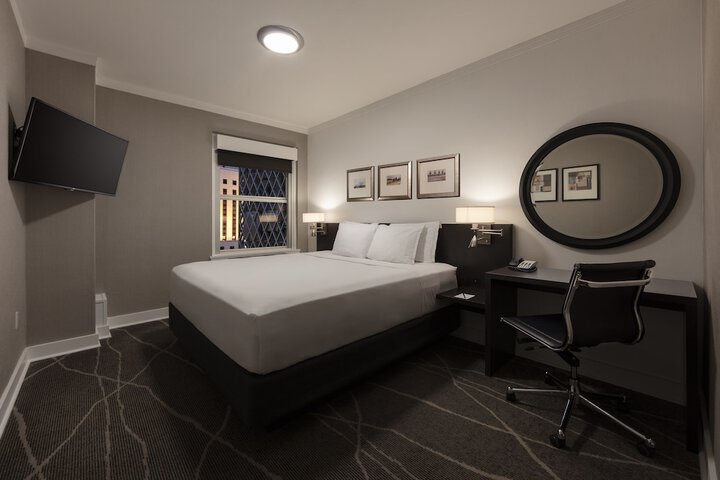 Room 25 of 34