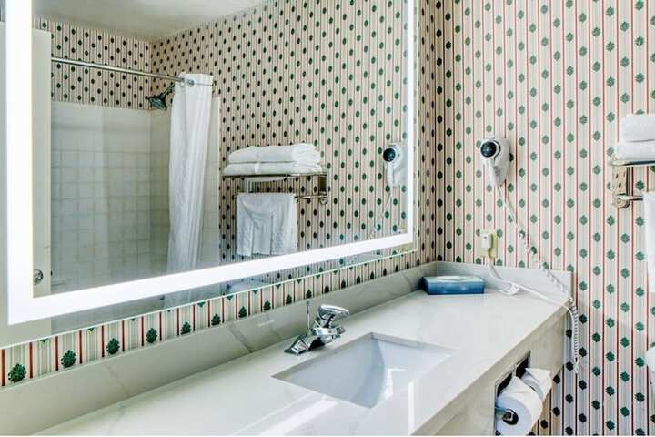 Evergreen Inn and Suites