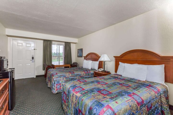 Room 13 of 16