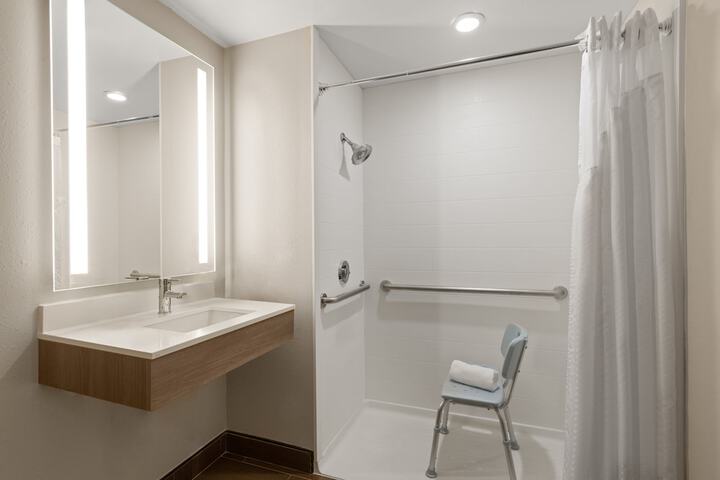 Holiday Inn Express Hotel & Suites Danbury - I-84 by IHG