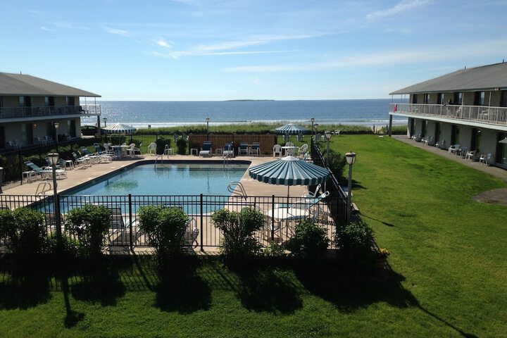 Friendship Oceanfront Suites