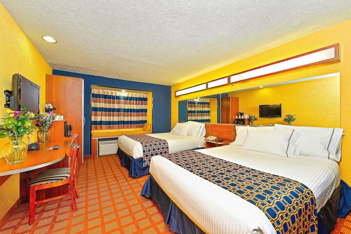 Room 10 of 25