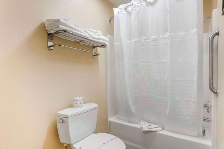 Room 35 of 62