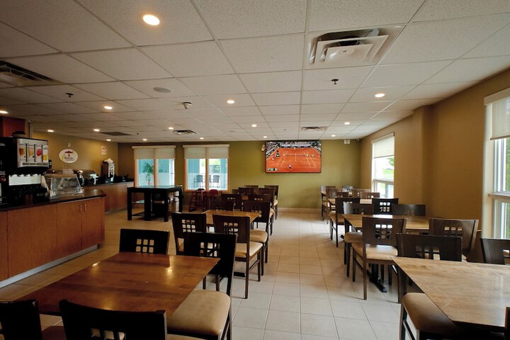 Super 8 by Wyndham Midland