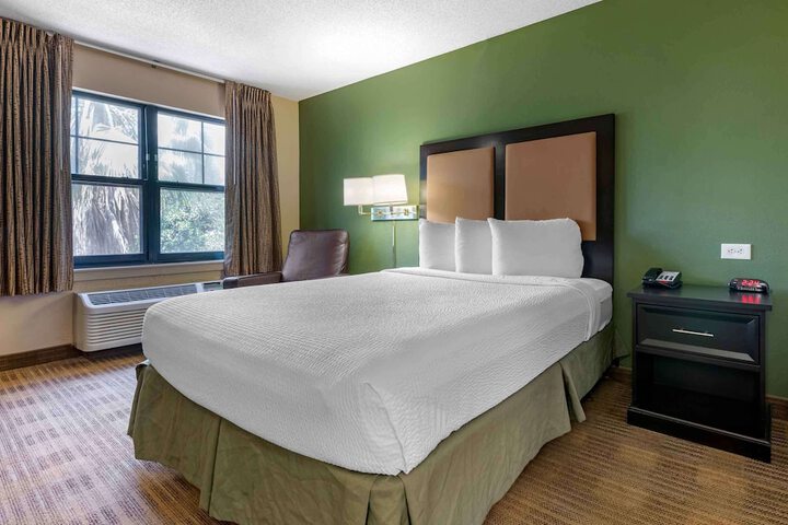 Room 19 of 27