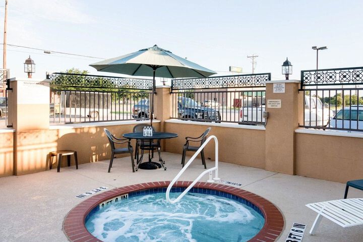 Comfort Inn & Suites Regional Medical Center