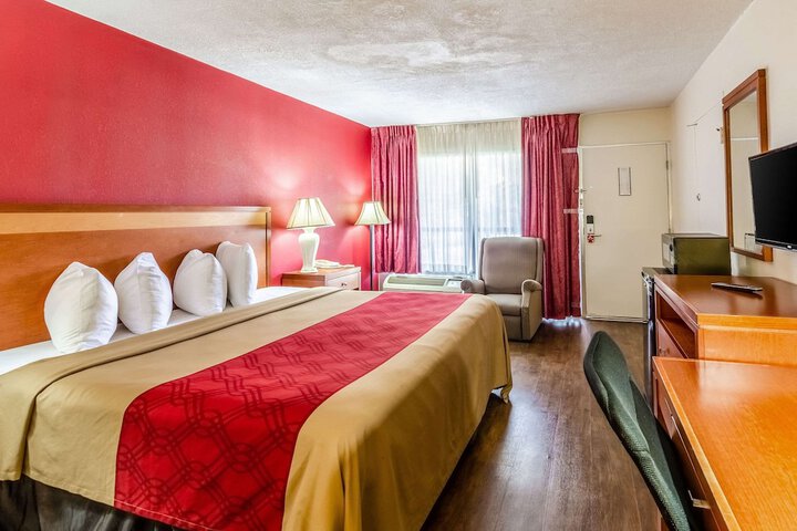 Room 8 of 22
