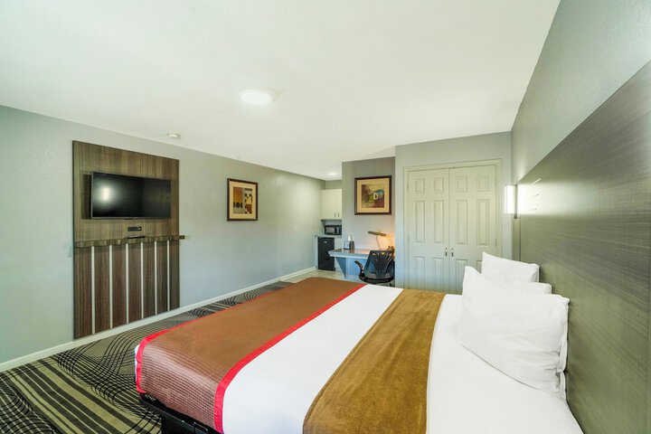 Room 45 of 70