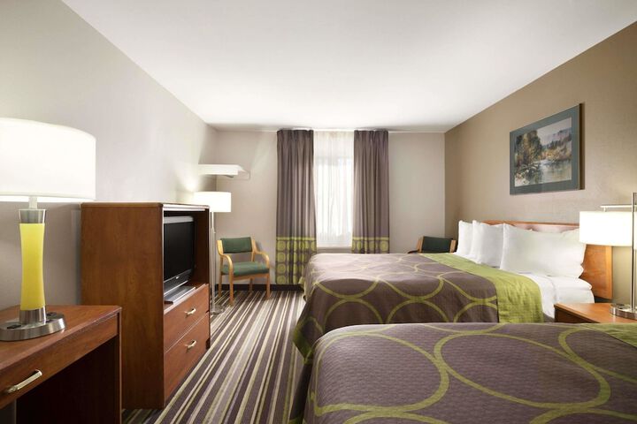 Room 10 of 17