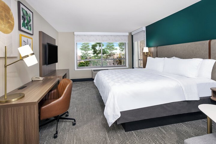 Holiday Inn Quincy East by IHG
