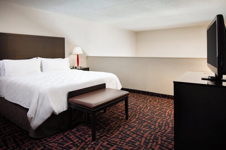 Room 25 of 42