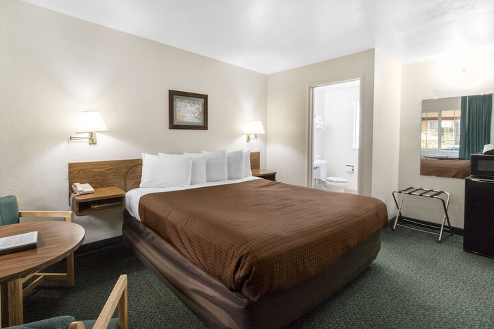 Room 18 of 34
