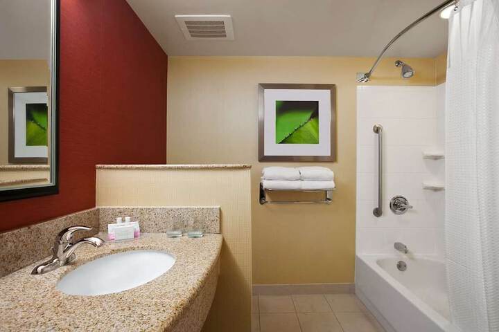 Room 10 of 46
