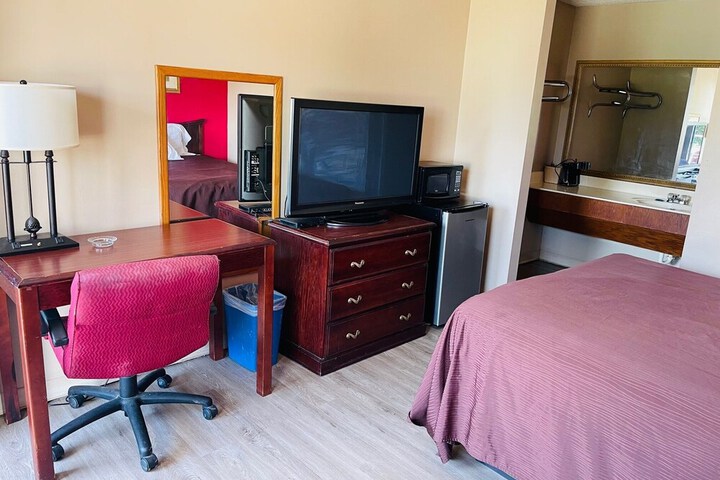 Room 25 of 25