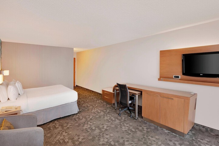 Room 13 of 27
