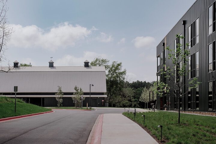 Stonebreaker Hotel