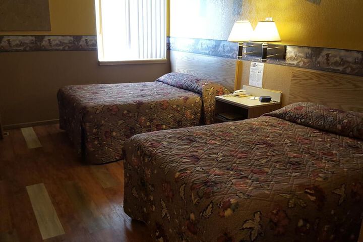 Room 16 of 33