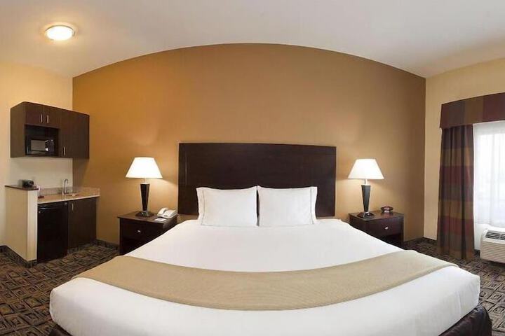 HOLIDAY INN EXPRESS & SUITES ZANESVILLE NORTH by IHG