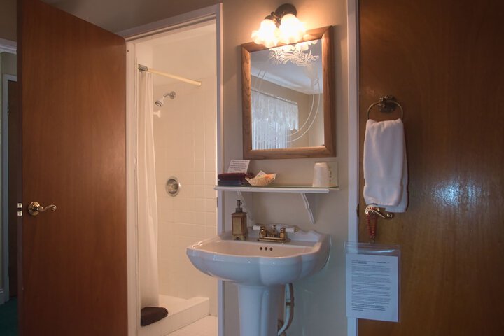 Room 32 of 71