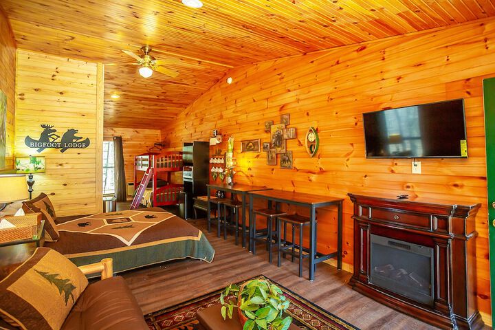 Bigfoot Lodge Room One