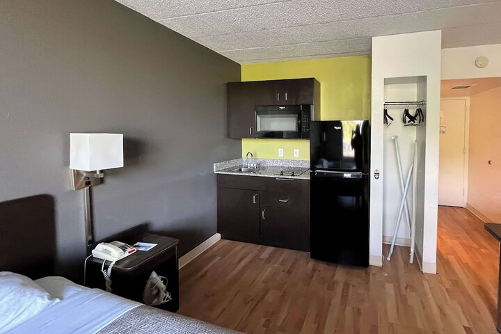 Studio 6 Suites Clarion PA