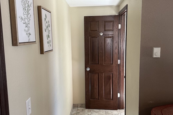 Room 295 of 443