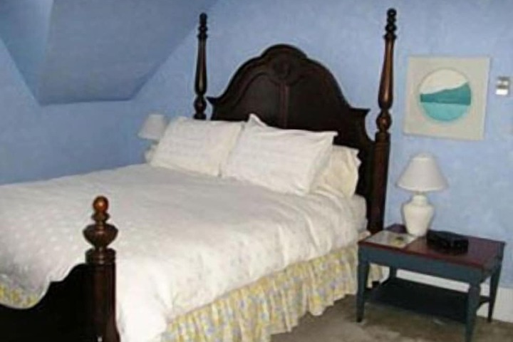 Room 14 of 35