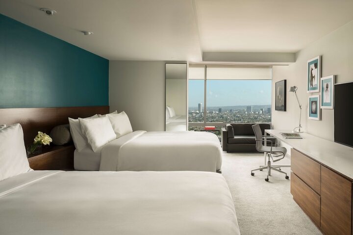 Room 40 of 61