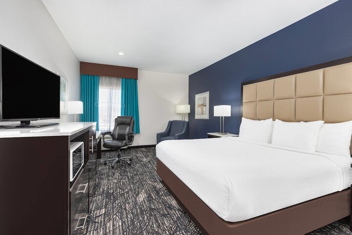 La Quinta Inn & Suites by Wyndham Paris