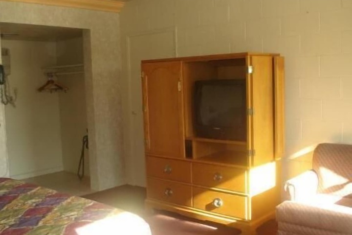 Room 17 of 22
