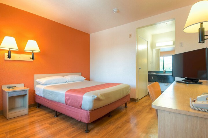Room 21 of 25